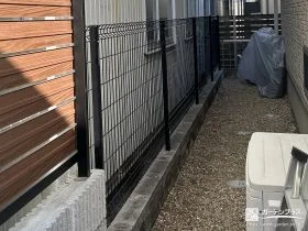 圧迫感を与えないメッシュフェンス[施工後]