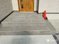 動線を広げるL字型のステップ