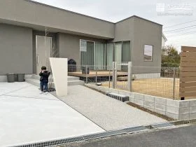 ご家族の時間を大切に。温かみのあるナチュラルな新築外構
