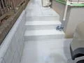 駐輪スペースとしても利用できる建物沿いの空間