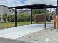 シンプルで開放感のある駐車スペース