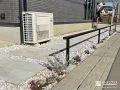 犬走りの雑草対策と空間を区切るシンプルなフェンスの設置工事
