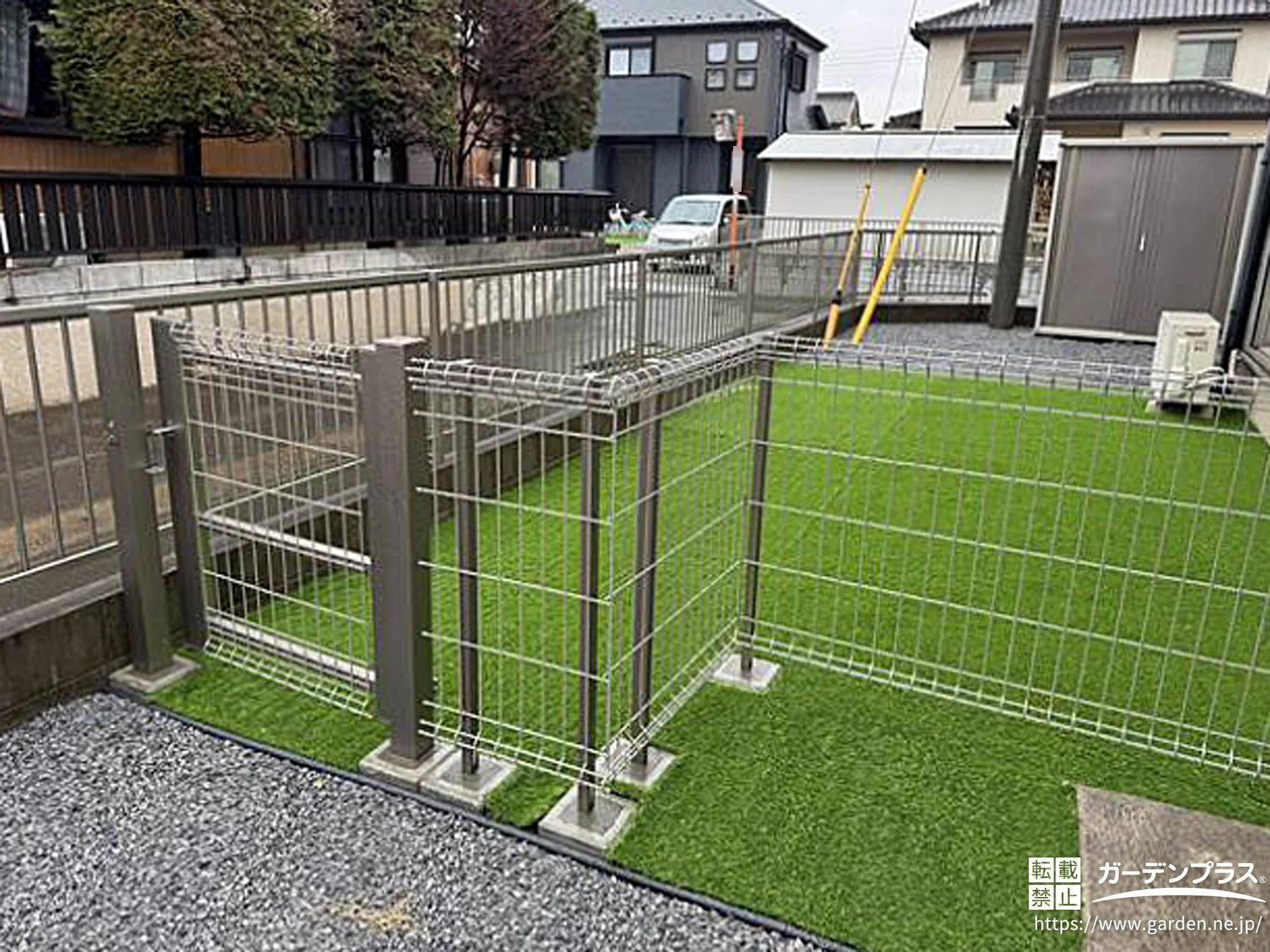人工芝のお庭をフェンスで囲い小型犬用ドッグランにした工事 (No.25178 