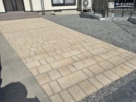 ナチュラルでやわらかな風合いのアプローチ[施工後]