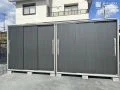 キャンプ用品を収納できる2台の物置
