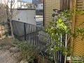 隣地境界に解放感を保つフェンスを設置