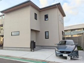 プライベートな時間も安心して過ごせるローメンテナンスな新築外構