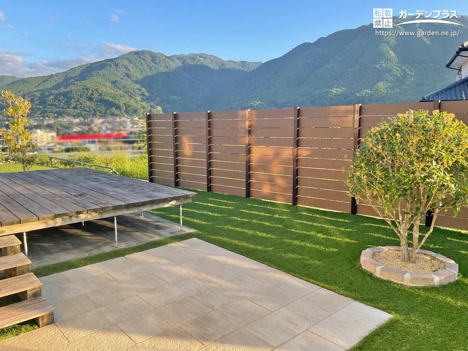 緑に囲まれてくつろぐ幸せ。ナチュラルテイストの心地よいお庭工事 (No