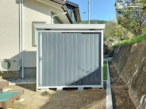 アウトドア用品や季節家電などの収納にぴったりな物置