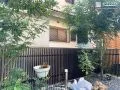 植栽を引き立てる背景としても映えるおしゃれなラインフェンス