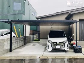 上質な雰囲気を演出するアルミ屋根カーポート[施工後]