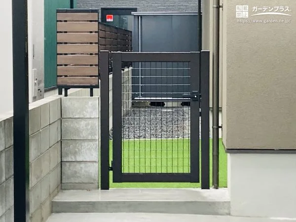 日々の暮らしに安心感をもたらす門扉付きのお庭