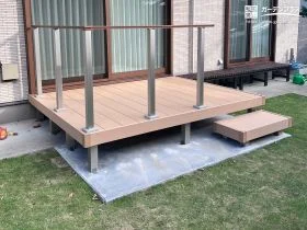 家族の時間が広がる、心地よい屋外リビング[施工後]