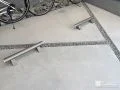 スタイリッシュなデザインの車止め