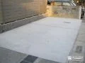 コンクリートでフラットに舗装した予備駐車スペース