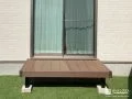 お庭に出られる際の動線としても活躍するウッドデッキ