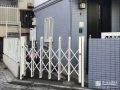伸縮門扉を設置し自転車の出し入れを快適にしたリフォーム工事