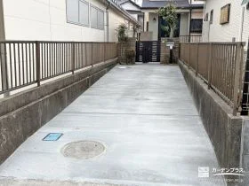 凹凸がなくどなたでも安心して通行できる玄関アプローチ工事