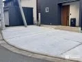 お住まいの印象がぐっと引き締まる土間コンクリートの舗装工事