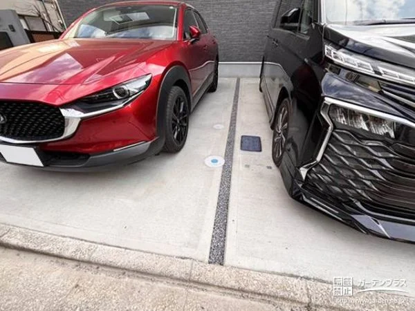 スリットのラインが駐車の際の自然な目印に