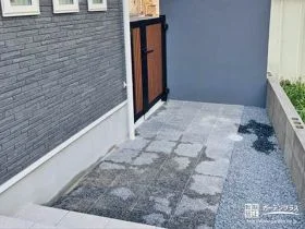 門周りとの調和も叶える玄関アプローチ[施工後]