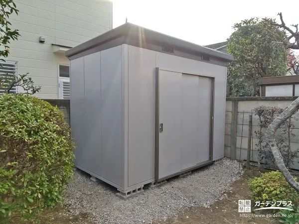 No.25341 季節を問わず使いやすい断熱タイプの収納物置の設置工事[施工後]