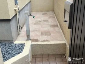 温かみのある色合いのインターロッキングで雑草対策をした工事