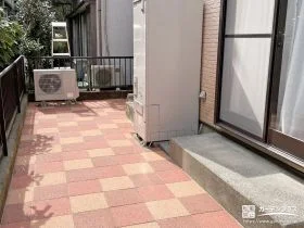 雑草に悩まされていたお庭をインターロッキングで舗装した工事