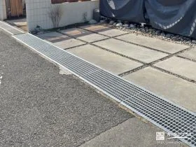 グレーチングの施工で駐車スぺースへの出入りを快適に[施工後]