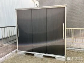 木目調がナチュラルな印象を演出する物置[施工後]