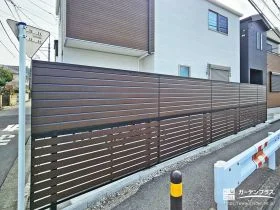 お庭のプライバシーを確保するナチュラルなフェンスの設置工事