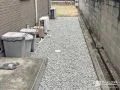 犬走りに雑草対策を施しお手入れを楽に