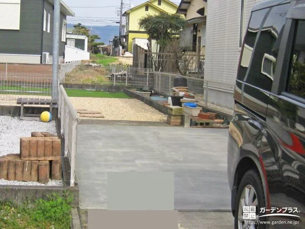 凸凹のあった地面を平らに均し駐車スペースとして活用する工事