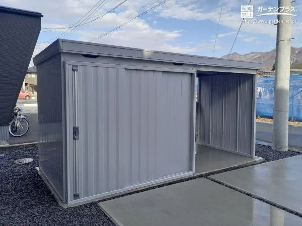 収納＋屋根下スペースの実用性の高いエクステリア