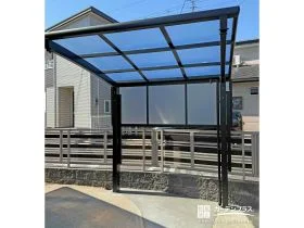 夏場の屋根下の温度上昇を防止するサイクルポートの設置工事