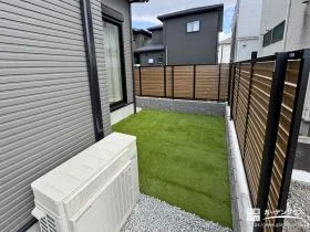 主庭と犬走りへの雑草対策[施工後]