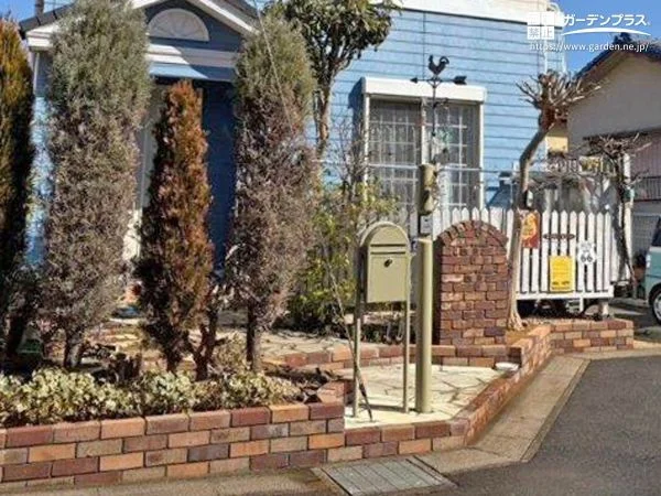 お気に入りの世界観をそのままに。レンガでつくる土留めリフォーム工事