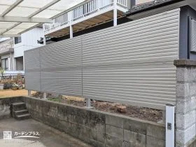 しっかりとした高さの目隠しフェンス[施工後]