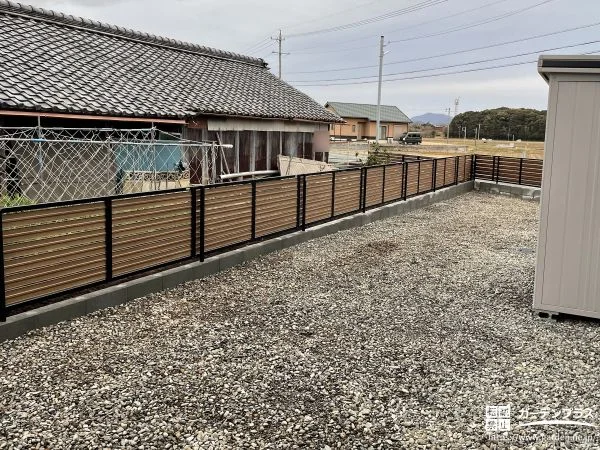 ナチュラルモダンな目隠しフェンスでおしゃれにお庭を囲った工事