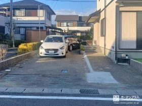 植栽スペースと機能門柱を撤去し駐車スペースを拡張した工事
