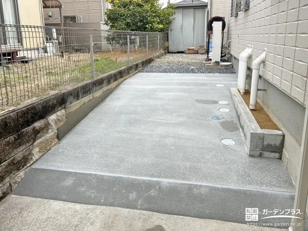 スロープを施工し出入りがスムーズになった駐車スペース拡張工事