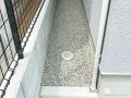 雑草対策ですっきりさせた犬走り