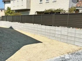 視線を気にせずお子様が快適にお庭で遊べるフェンスの設置工事