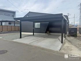 落ち着きと機能性を兼ね備えたモノトーンの新築外構