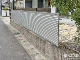 すっきりした印象を保ちつつプライバシーを守るフェンス設置工事