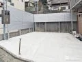 すっきりとしたデザインのフェンスで目隠しした駐車スペース工事