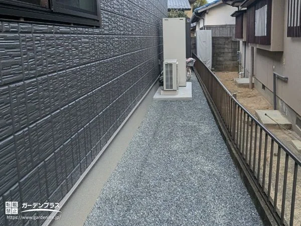 雑草対策した犬走り