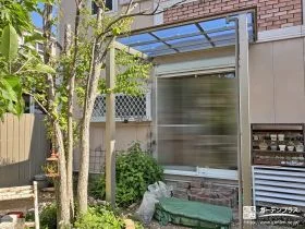 掃き出し窓前にテラス屋根を設置し快適な家事スペースに[施工後]