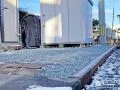 お庭に雑草対策を施し境界を化粧ブロックですっきり区切った工事