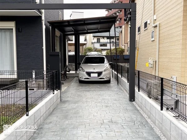 フレームエクステリアが魅せるモダンな駐車スペース工事